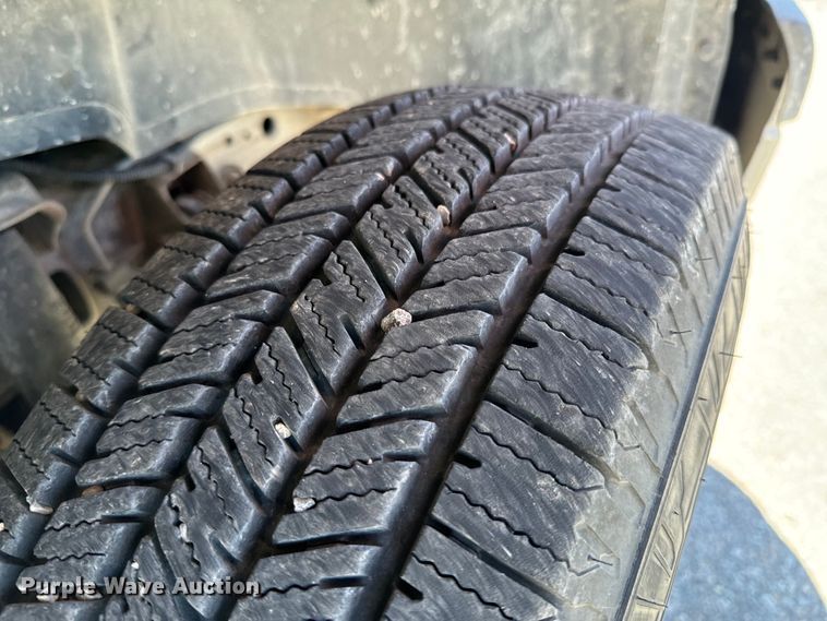 image for item ND9175 2003 Chevrolet Silverado 1500 pickup truck