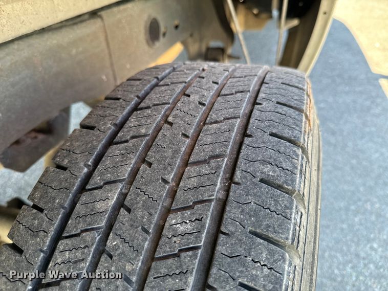 image for item ND9175 2003 Chevrolet Silverado 1500 pickup truck