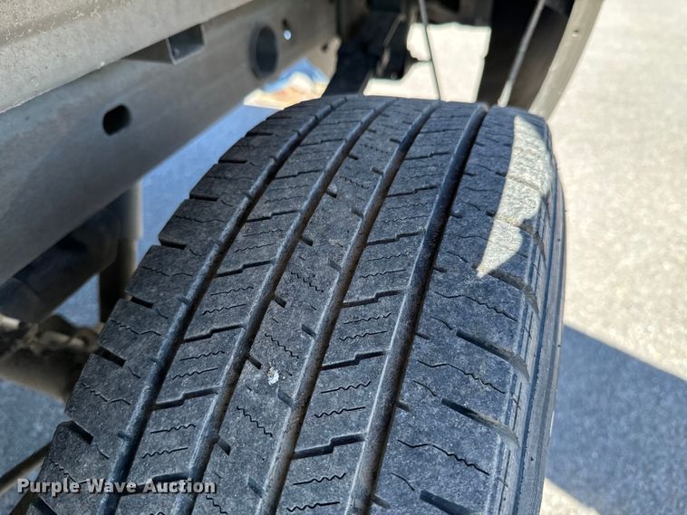 image for item ND9175 2003 Chevrolet Silverado 1500 pickup truck