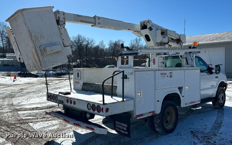 image for item NE9716 2003 Ford F550 Super Duty XL bucket truck