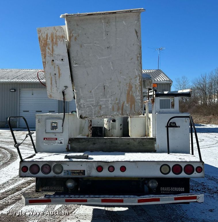 image for item NE9716 2003 Ford F550 Super Duty XL bucket truck