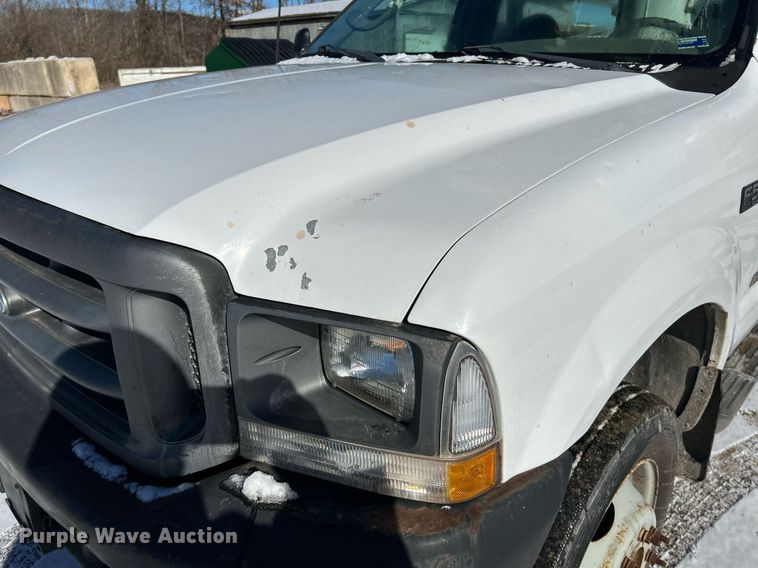 image for item NE9716 2003 Ford F550 Super Duty XL bucket truck