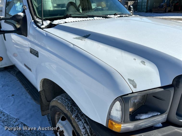 image for item NE9716 2003 Ford F550 Super Duty XL bucket truck