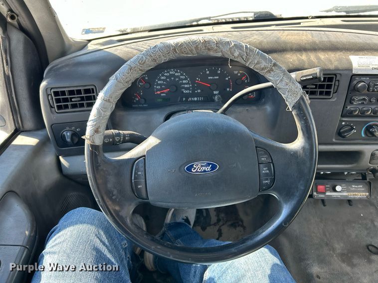 image for item NE9716 2003 Ford F550 Super Duty XL bucket truck