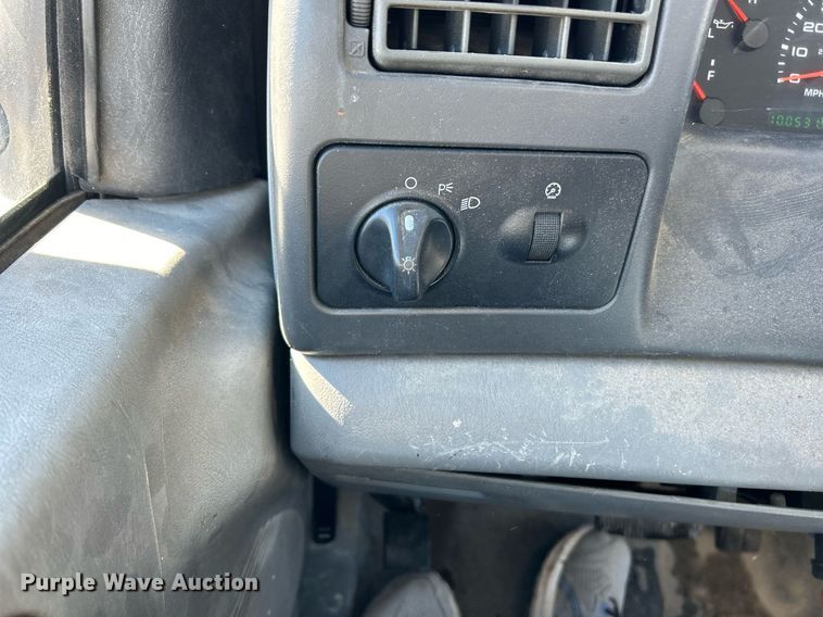 image for item NE9716 2003 Ford F550 Super Duty XL bucket truck