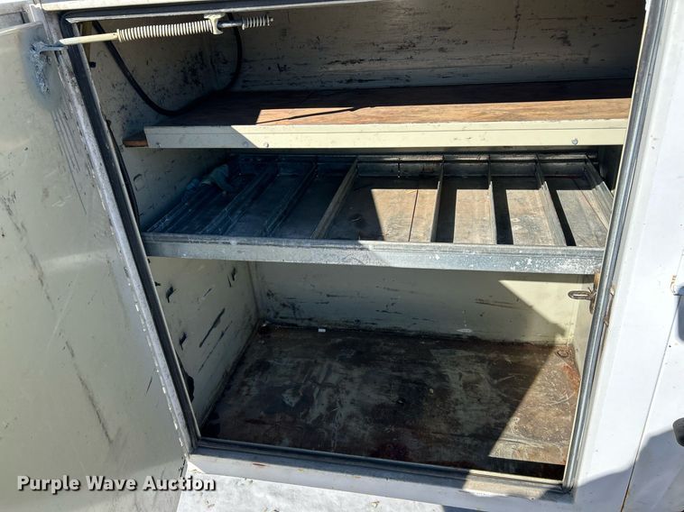 image for item NE9716 2003 Ford F550 Super Duty XL bucket truck