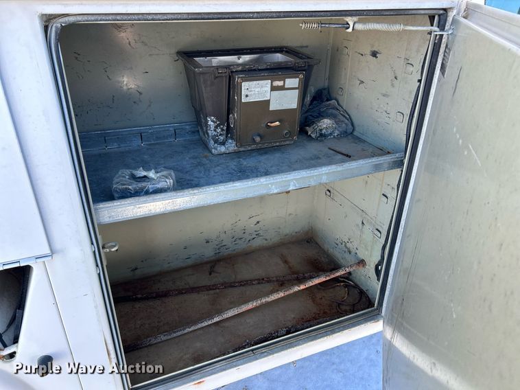 image for item NE9716 2003 Ford F550 Super Duty XL bucket truck