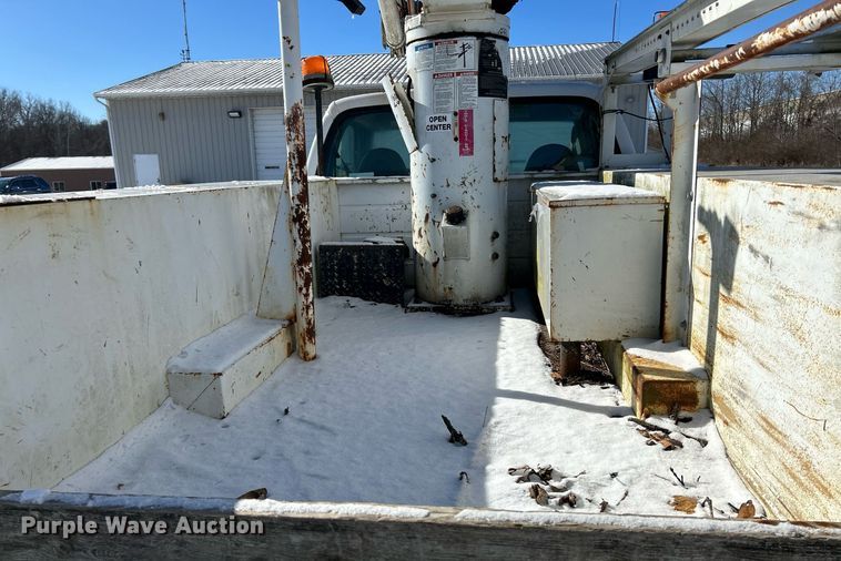 image for item NE9716 2003 Ford F550 Super Duty XL bucket truck