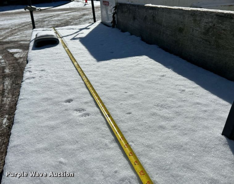 image for item NE9716 2003 Ford F550 Super Duty XL bucket truck