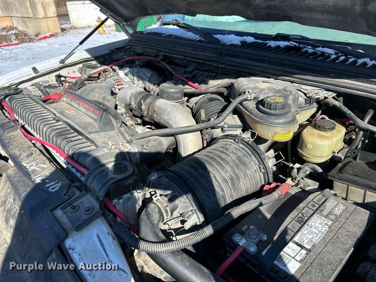 image for item NE9716 2003 Ford F550 Super Duty XL bucket truck