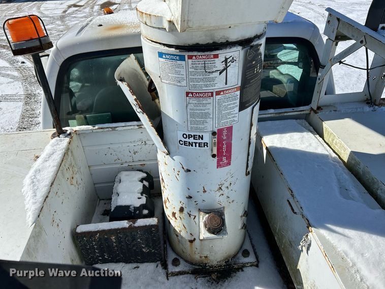 image for item NE9716 2003 Ford F550 Super Duty XL bucket truck