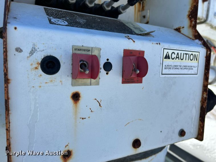 image for item NE9716 2003 Ford F550 Super Duty XL bucket truck