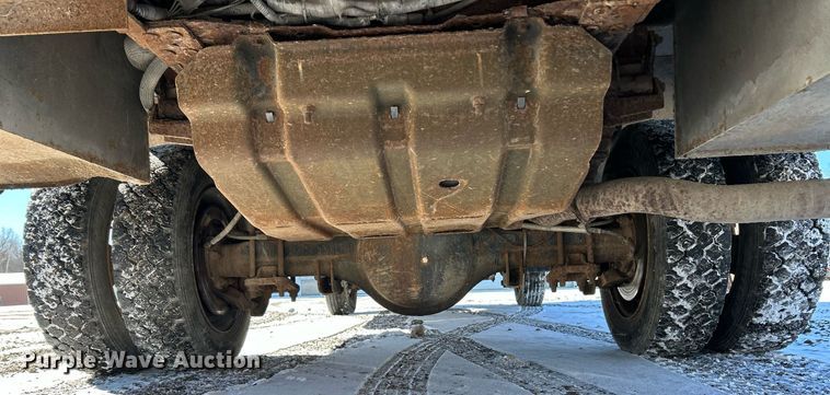 image for item NE9716 2003 Ford F550 Super Duty XL bucket truck