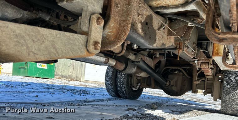 image for item NE9716 2003 Ford F550 Super Duty XL bucket truck