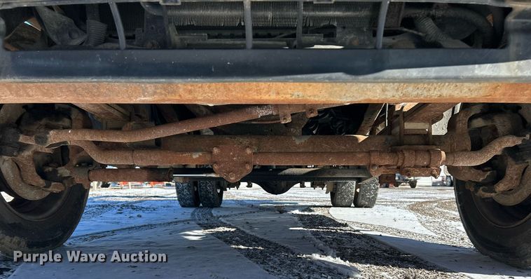 image for item NE9716 2003 Ford F550 Super Duty XL bucket truck