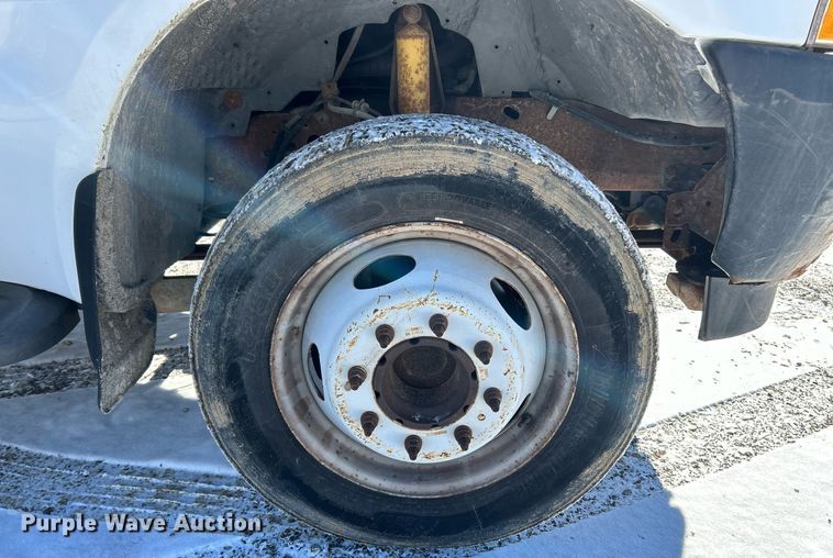 image for item NE9716 2003 Ford F550 Super Duty XL bucket truck