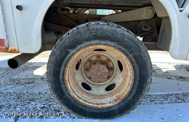 image for item NE9716 2003 Ford F550 Super Duty XL bucket truck