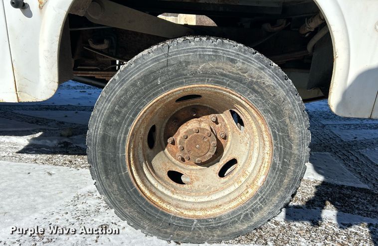 image for item NE9716 2003 Ford F550 Super Duty XL bucket truck