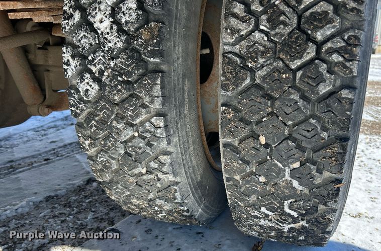 image for item NE9716 2003 Ford F550 Super Duty XL bucket truck