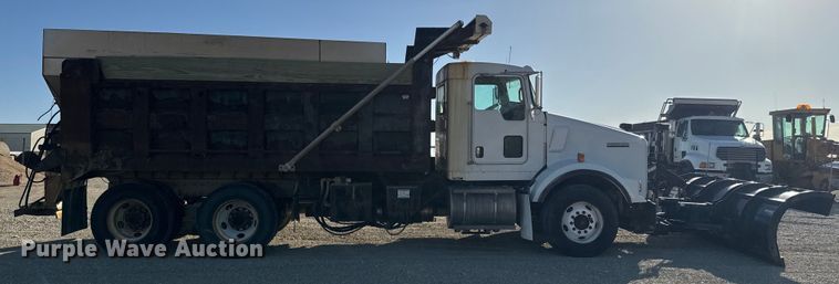 image for item NF9381 2011 Kenworth  T800 dump truck