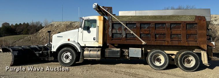 image for item NF9381 2011 Kenworth  T800 dump truck