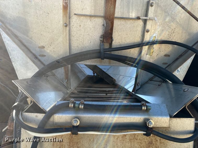 image for item NF9381 2011 Kenworth  T800 dump truck