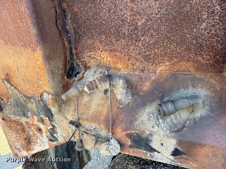 image for item NF9381 2011 Kenworth  T800 dump truck