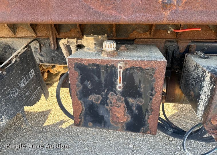 image for item NF9381 2011 Kenworth  T800 dump truck