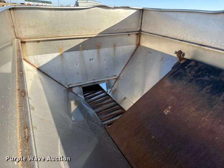 image for item NF9381 2011 Kenworth  T800 dump truck