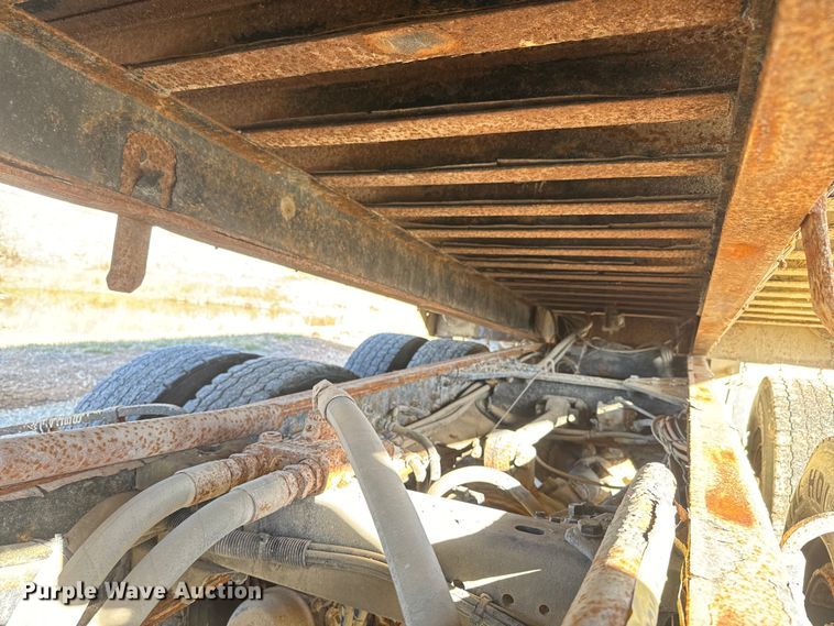 image for item NF9381 2011 Kenworth  T800 dump truck