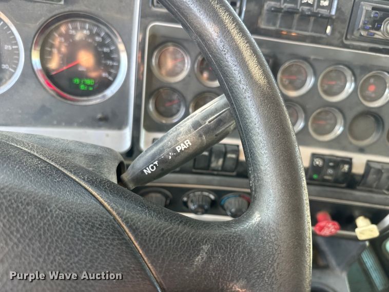 image for item NF9381 2011 Kenworth  T800 dump truck