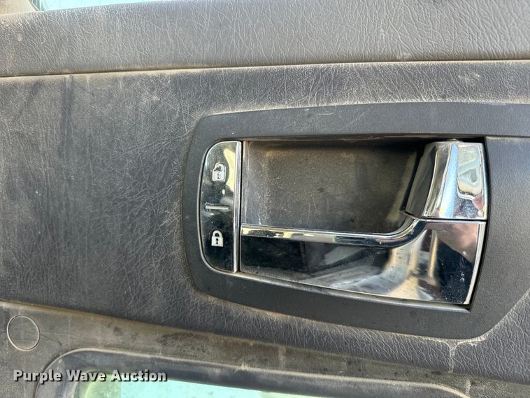 image for item NF9381 2011 Kenworth  T800 dump truck