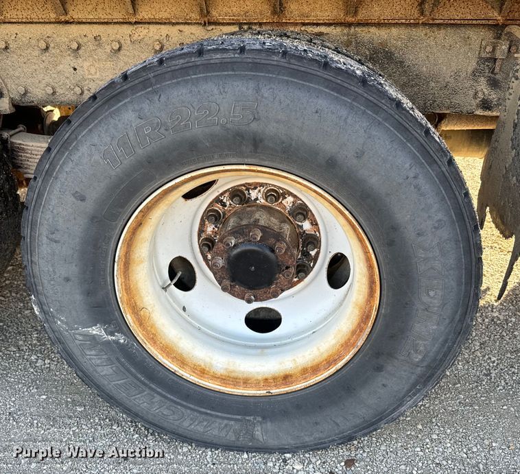 image for item NF9381 2011 Kenworth  T800 dump truck