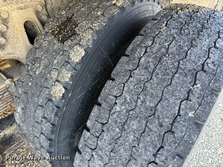 image for item NF9381 2011 Kenworth  T800 dump truck