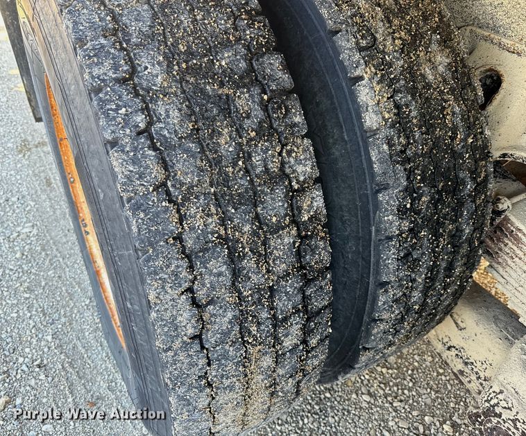 image for item NF9381 2011 Kenworth  T800 dump truck