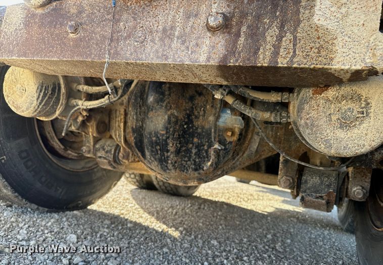 image for item NF9381 2011 Kenworth  T800 dump truck