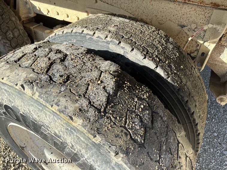 image for item NF9381 2011 Kenworth  T800 dump truck