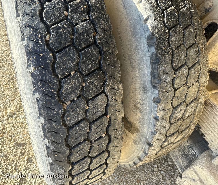 image for item NF9381 2011 Kenworth  T800 dump truck