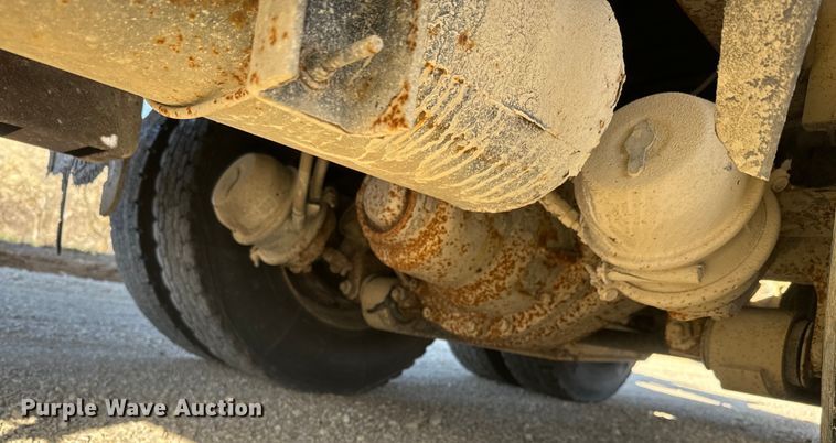 image for item NF9381 2011 Kenworth  T800 dump truck