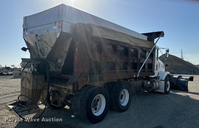 image for item NF9382 2011 Kenworth  T800 dump truck