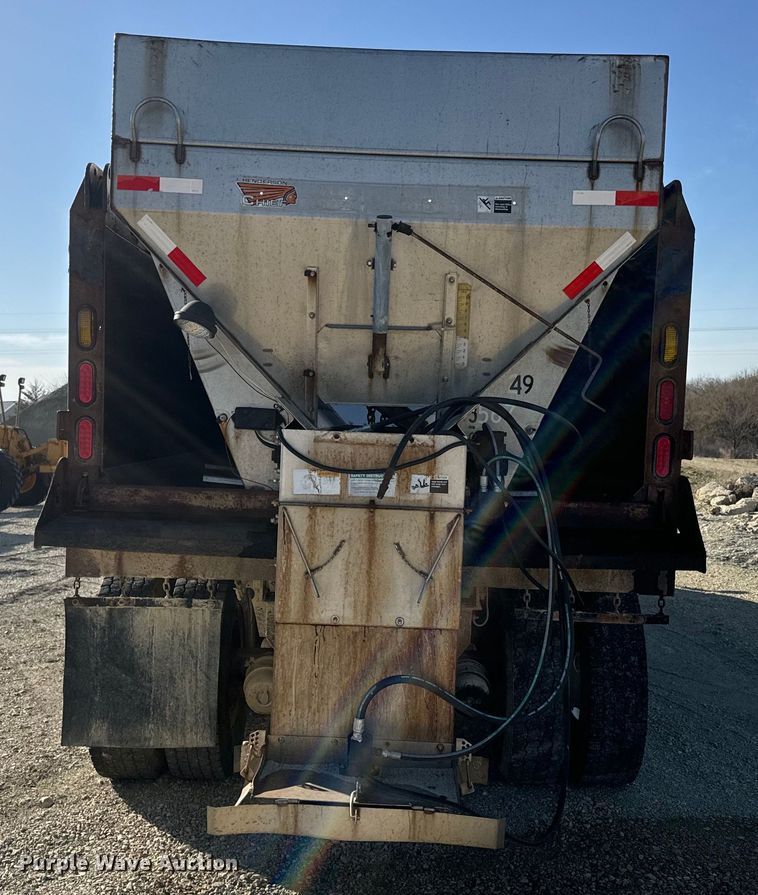 image for item NF9382 2011 Kenworth  T800 dump truck