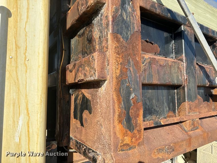 image for item NF9382 2011 Kenworth  T800 dump truck