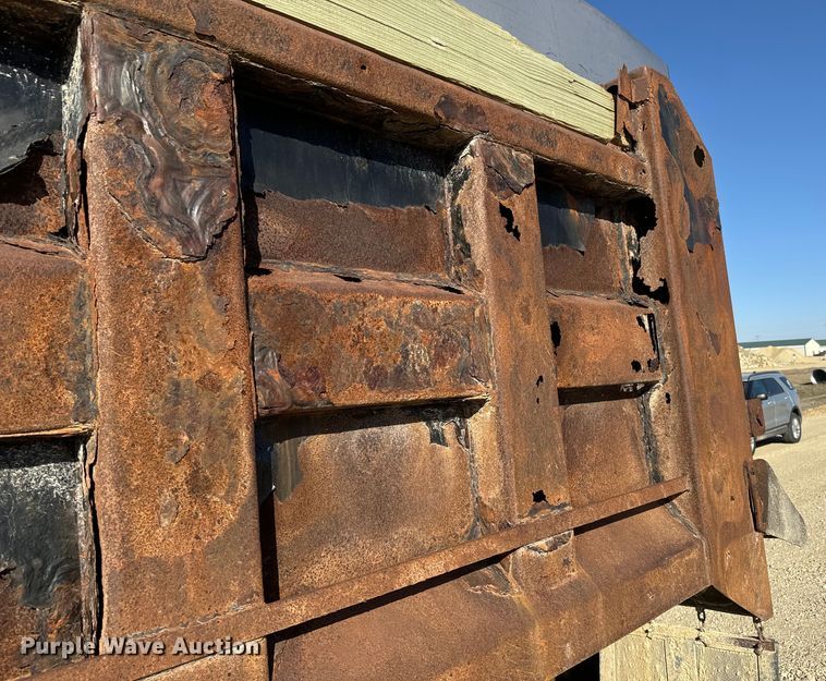 image for item NF9382 2011 Kenworth  T800 dump truck