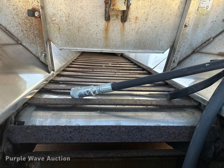 image for item NF9382 2011 Kenworth  T800 dump truck