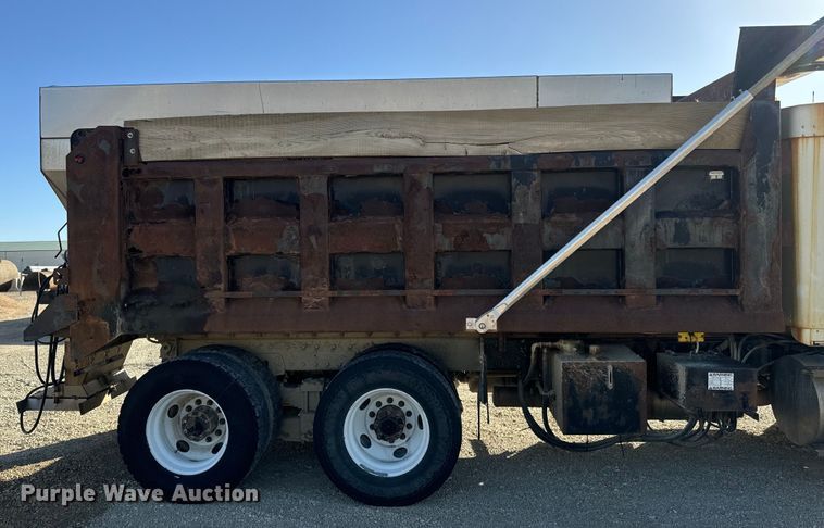 image for item NF9382 2011 Kenworth  T800 dump truck