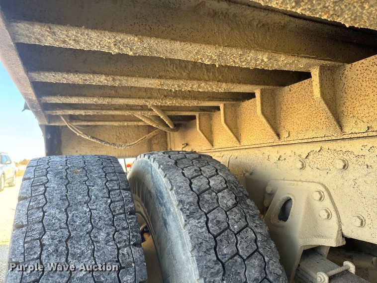 image for item NF9382 2011 Kenworth  T800 dump truck