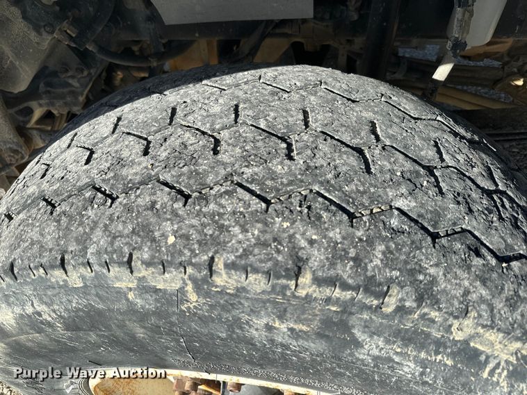 image for item NF9382 2011 Kenworth  T800 dump truck