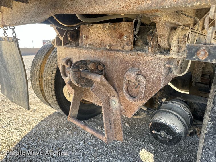 image for item NF9382 2011 Kenworth  T800 dump truck