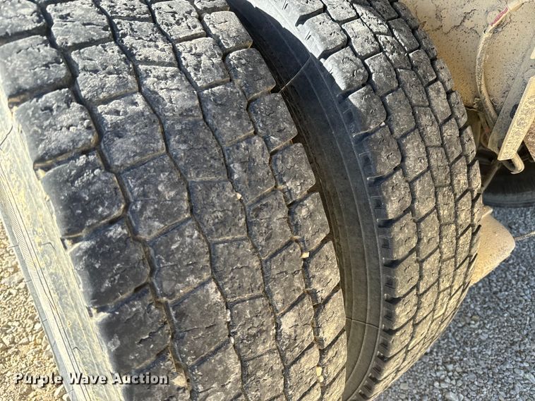 image for item NF9382 2011 Kenworth  T800 dump truck