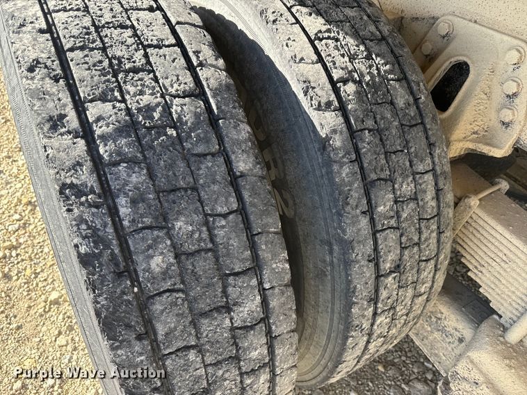 image for item NF9382 2011 Kenworth  T800 dump truck